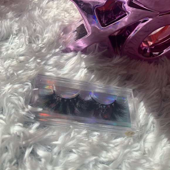 25mm mink lashes - Picture 2 of 3